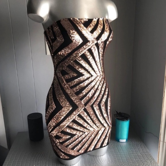 Fashion nova sequenced dress - Picture 1 of 1